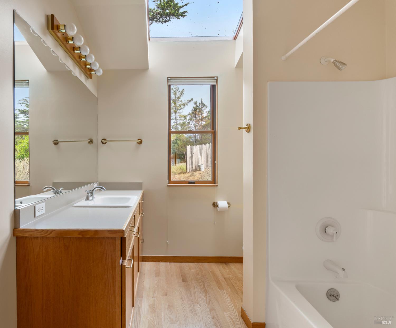 116 Shepherds Close The Sea Ranch, CA 95497 - Photo 14 of 48 convenient bathroom main level