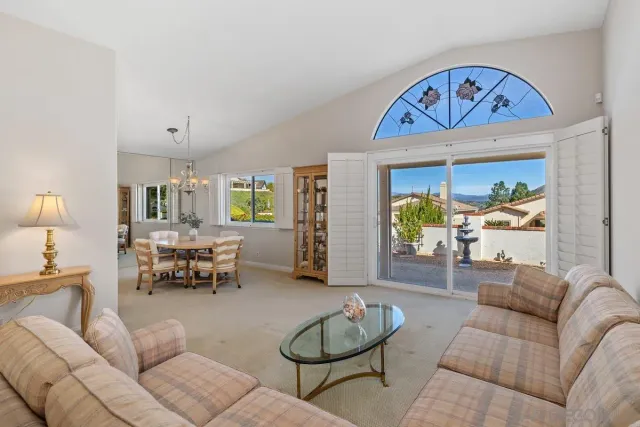 $1,060,000 | 18018 Calle Estepona, San Diego, CA 92128
