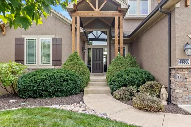 $850,000 | 12309 West 160th Street, Overland Park, KS 66221