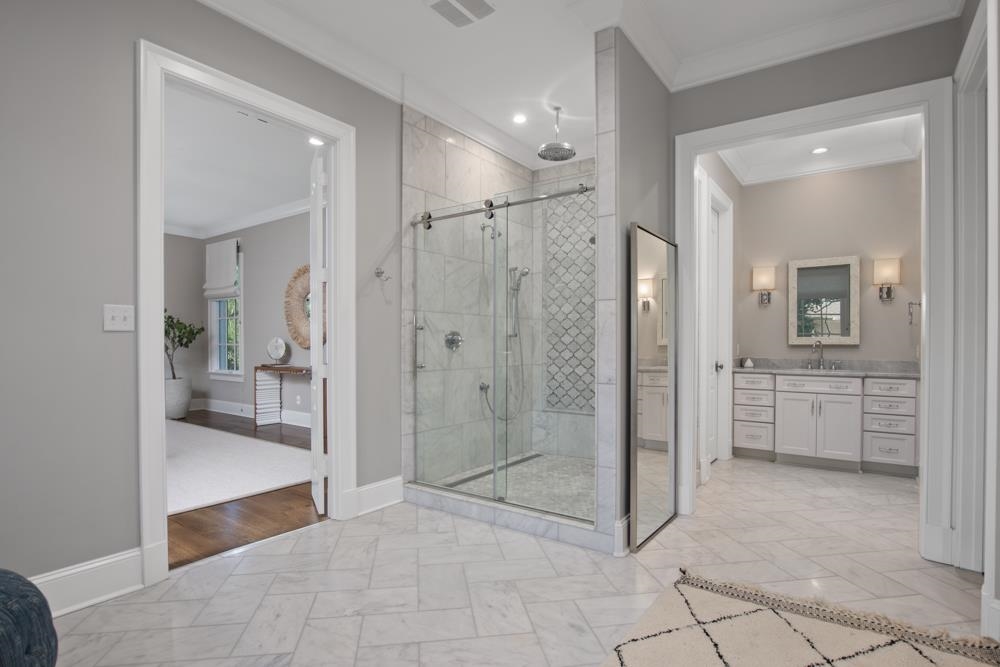 76 Waring Road Memphis, TN 38117 - Photo 18 of 25 a bathroom with a shower and a sink