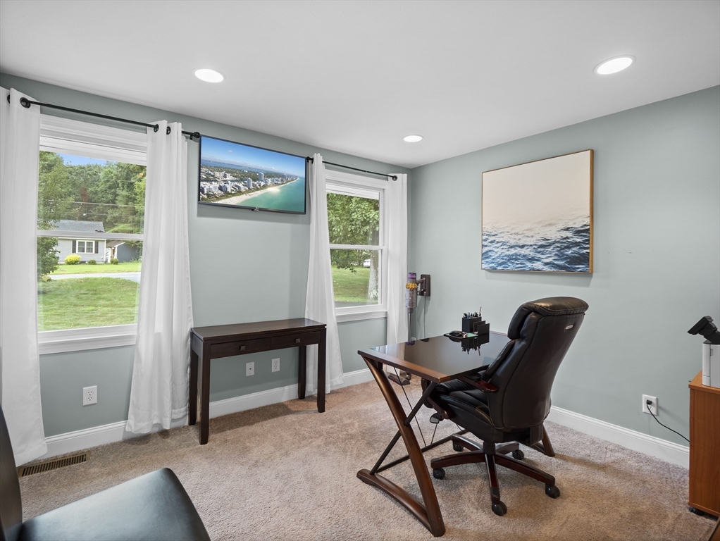 451 Dunstable Road Tyngsboro, MA 01879 - Photo 21 of 39 Gallery Image 21