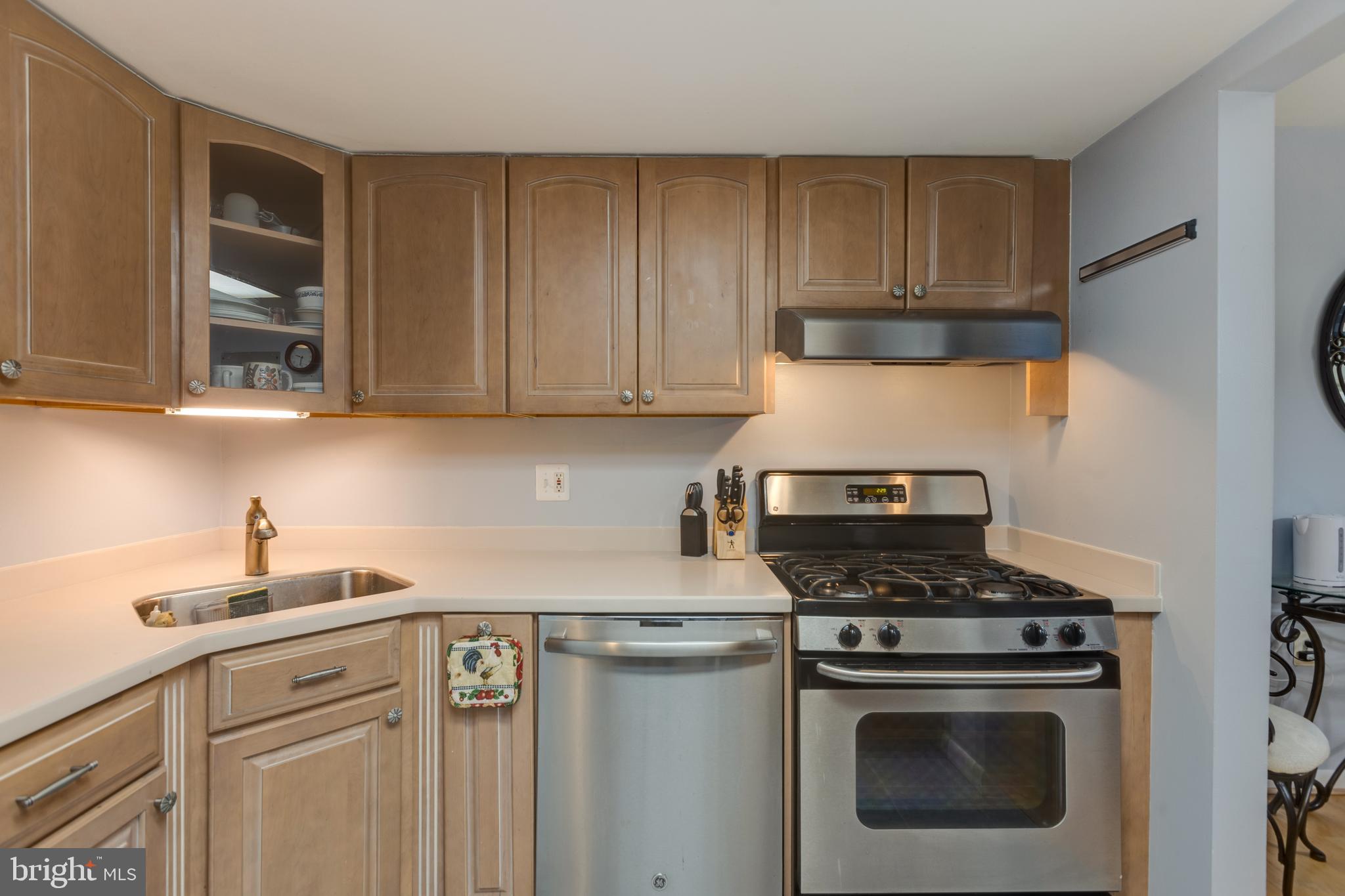1427 Northgate Square, Unit 2A Reston, VA 20190 - Photo 13 of 50 Kitchen