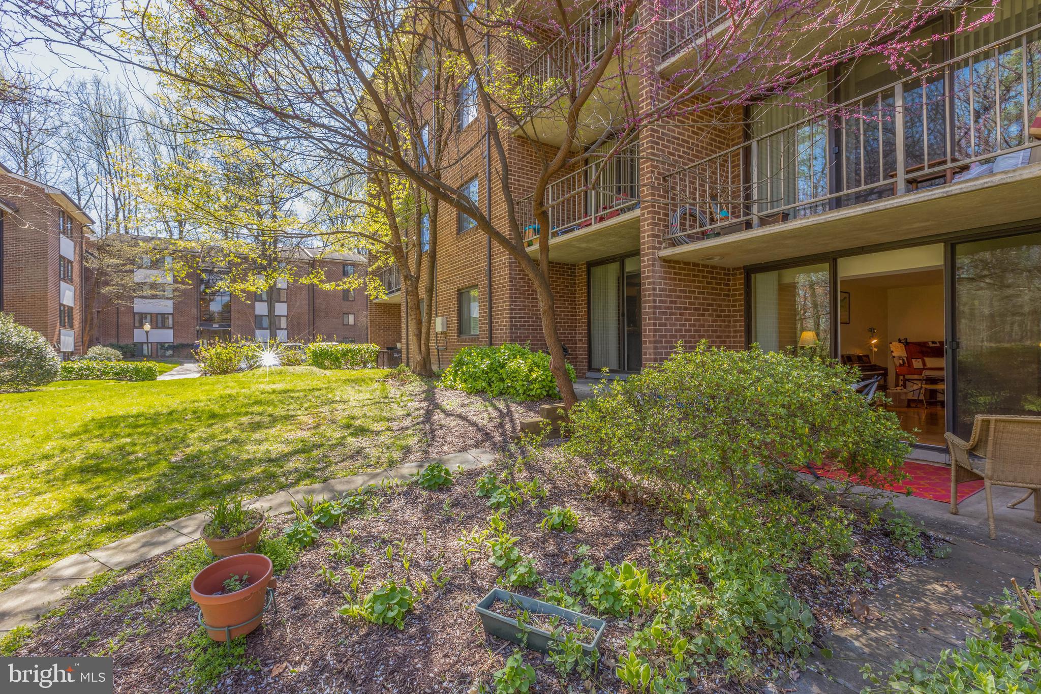 1427 Northgate Square, Unit 2A Reston, VA 20190 - Photo 24 of 50 Exterior Rear
