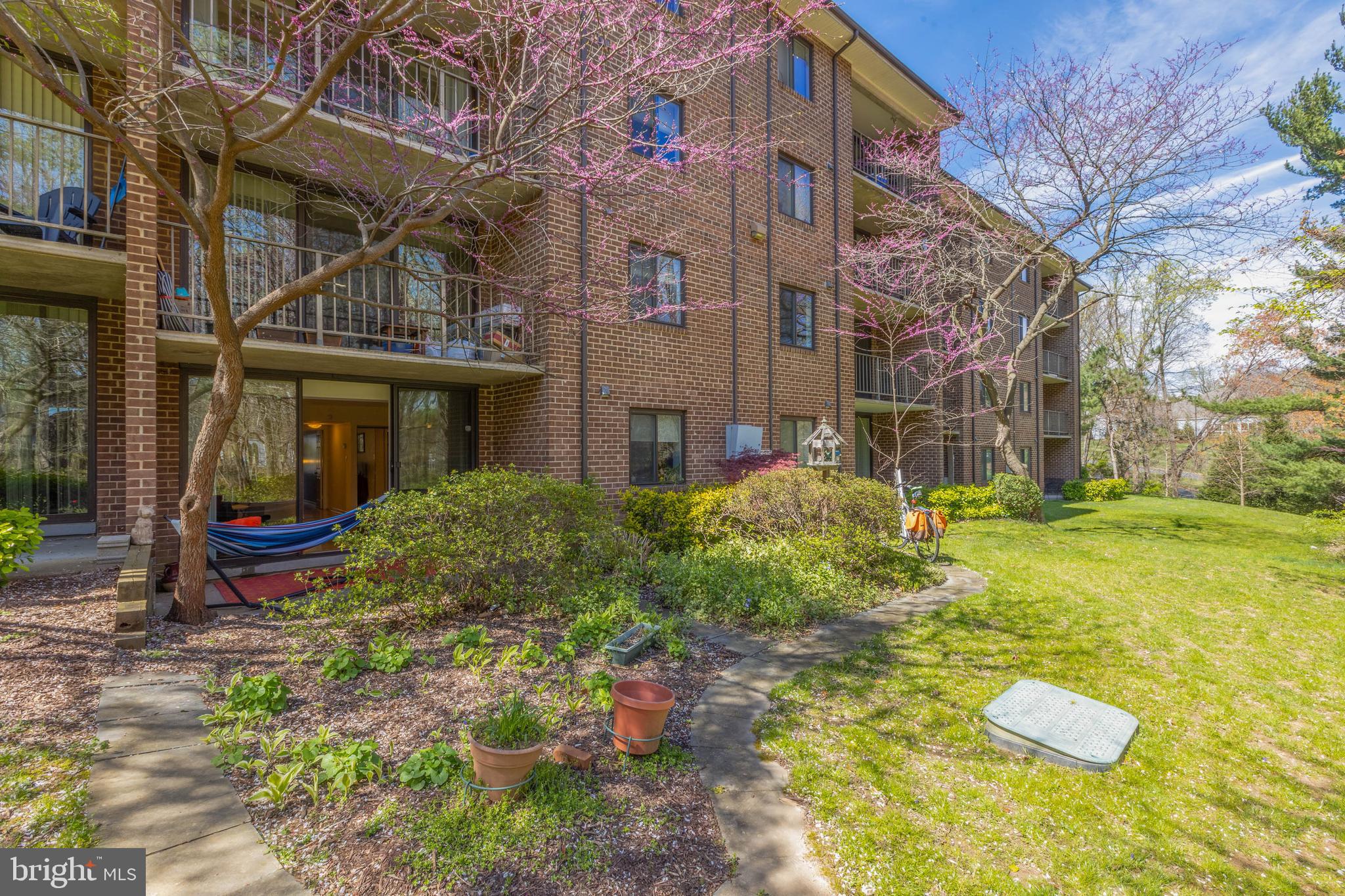 1427 Northgate Square, Unit 2A Reston, VA 20190 - Photo 25 of 50 Exterior Rear