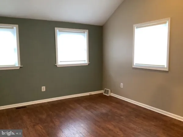 $2,250 | 14 Broad Street, Unit 2, Florence, NJ 08518