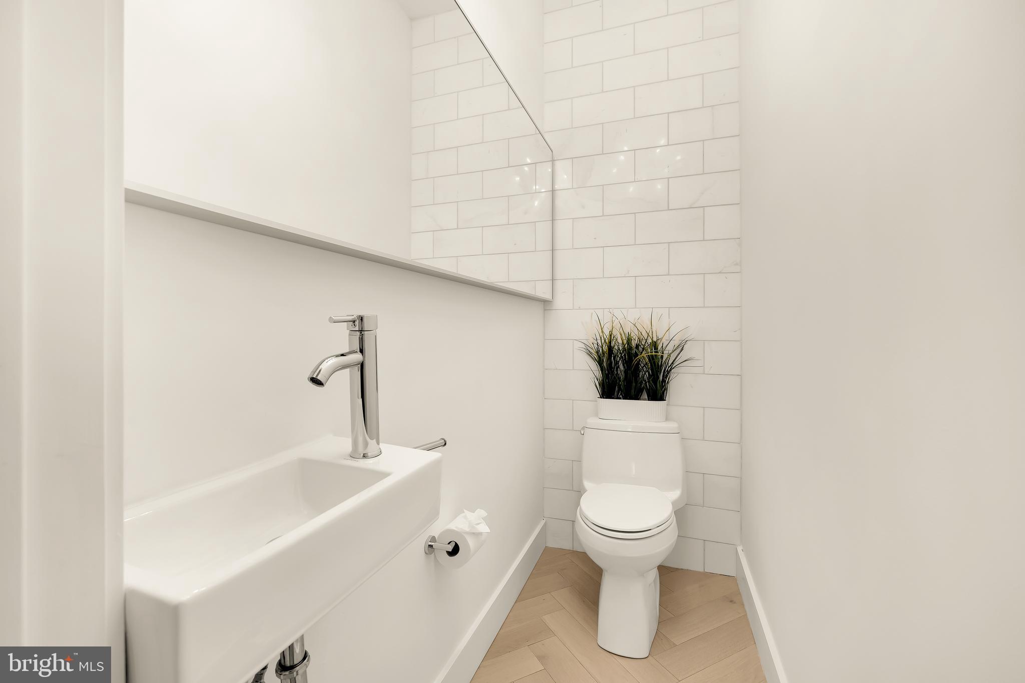 46 R Street Northwest Washington, DC 20001 - Photo 15 of 56