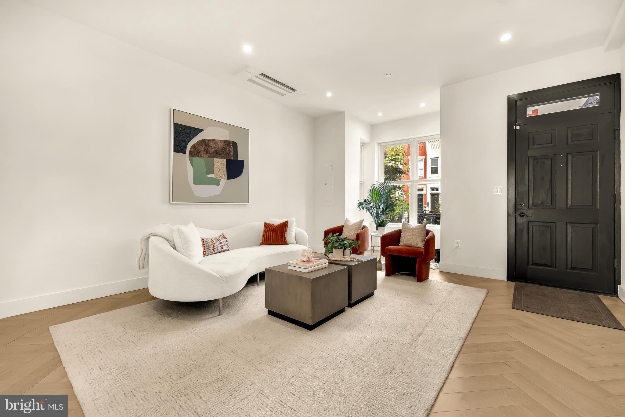 46 R Street Northwest Washington, DC 20001 - Photo 3 of 56