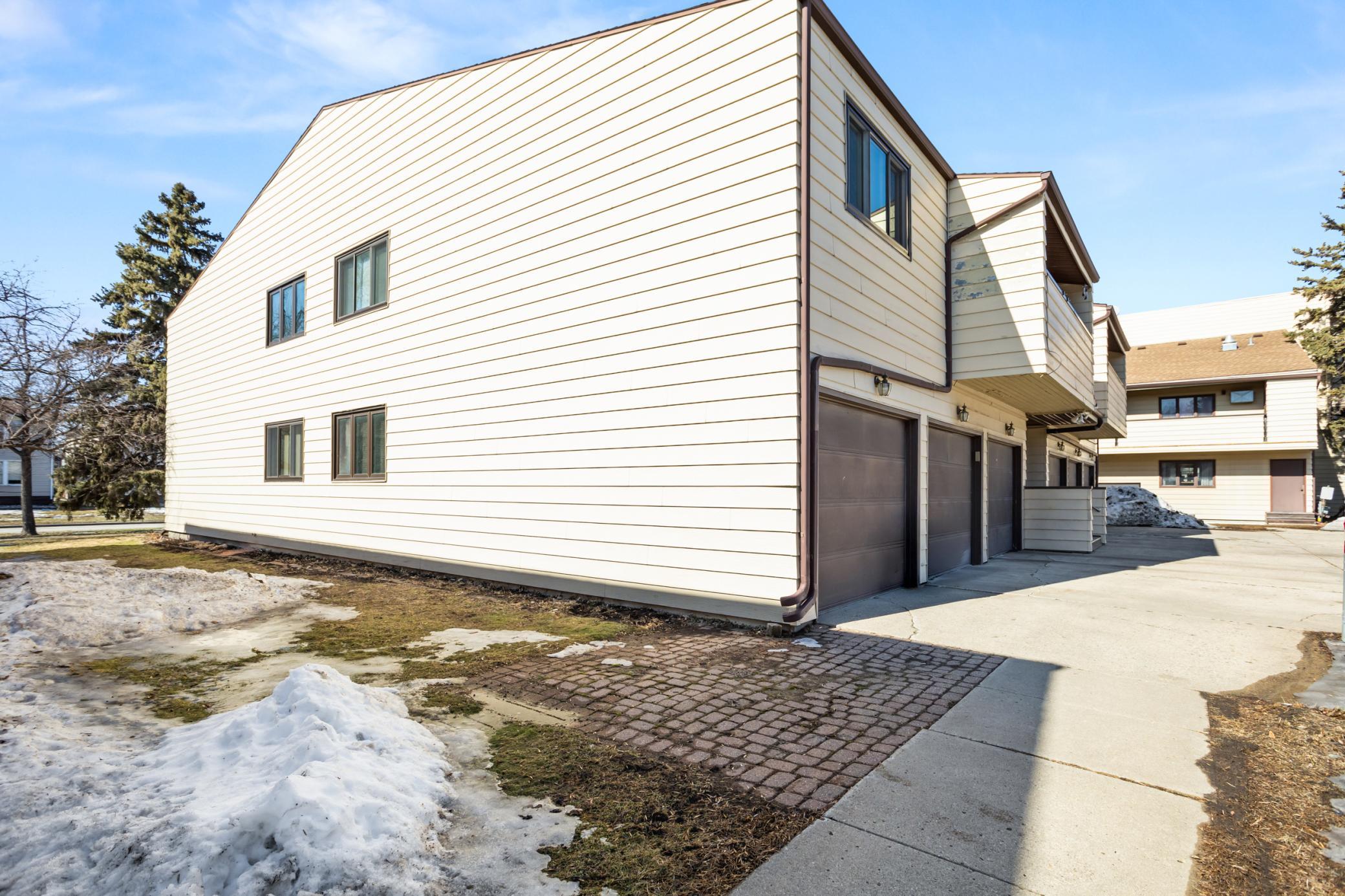 812 10th Street South, Unit B9 Fargo, ND 58103 - Photo 29 of 31