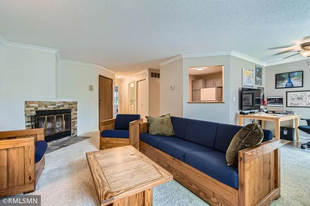 $174,900 | 3557 Blue Jay Way, Unit 102, Eagan, MN 55123