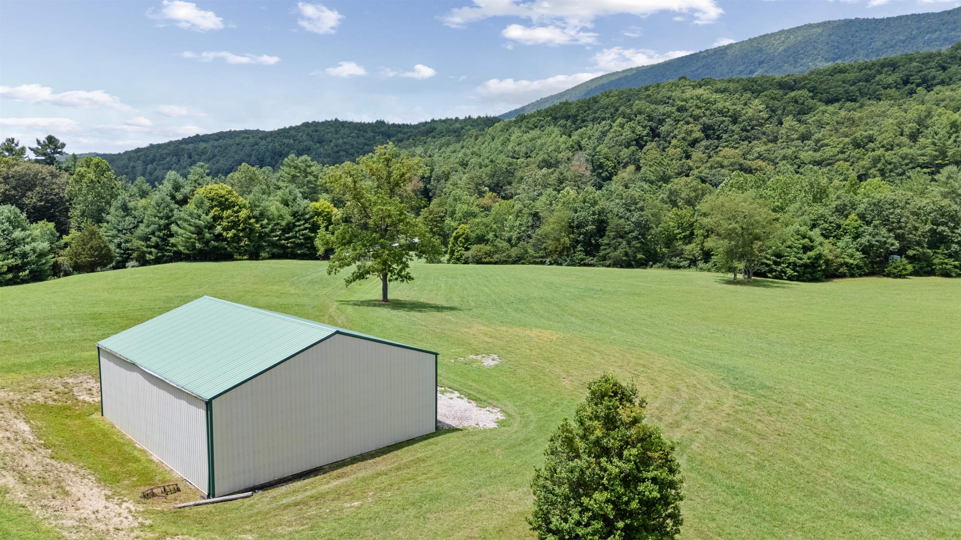 5685 Robinson Tract Road Pulaski, VA 24301 - Photo 22 of 82 Gallery Image 22