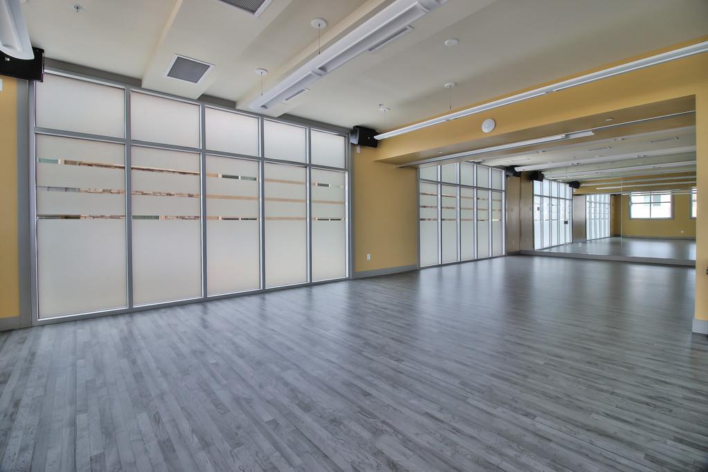 6039 Raleigh Road San Jose, CA 95123 - Photo 8 of 40 a view of empty room with wooden floor