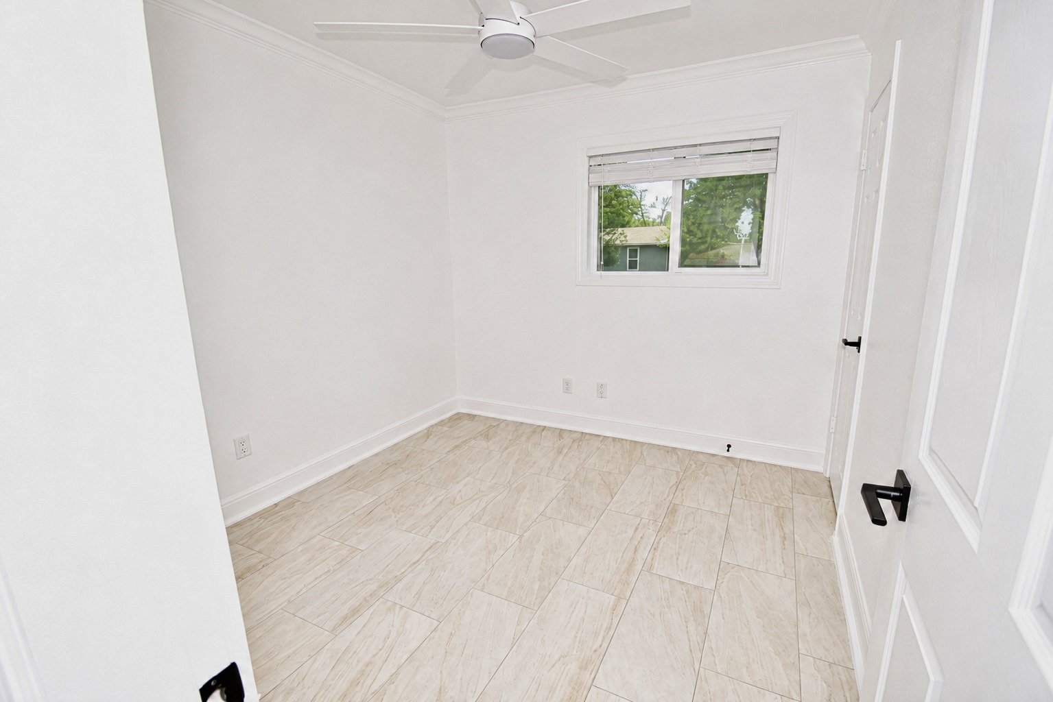 6027 Bluebell Circle Austin, TX 78741 - Photo 13 of 29