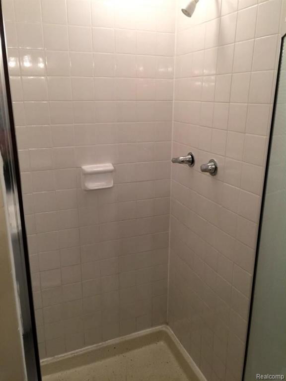 30272 Southfield Road, Unit 231 Southfield, MI 48076 - Photo 19 of 23