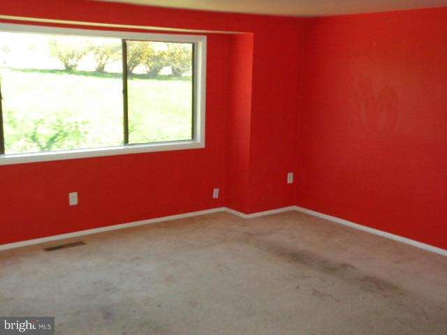 9383 Indian Camp Road Columbia, MD 21045 - Photo 4 of 25 Living Room