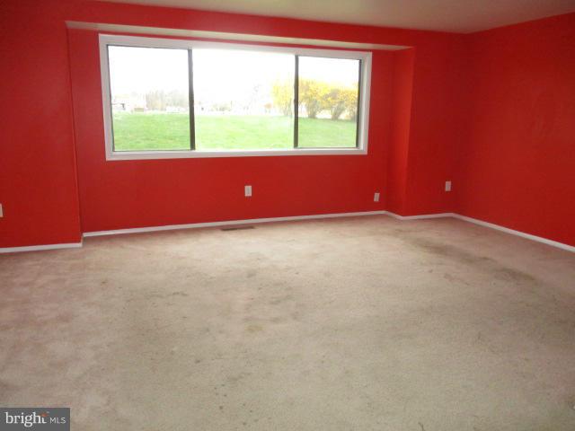 9383 Indian Camp Road Columbia, MD 21045 - Photo 5 of 25 Living Room