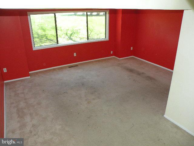9383 Indian Camp Road Columbia, MD 21045 - Photo 6 of 25 Living Room