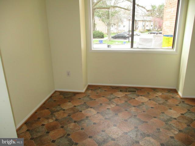 9383 Indian Camp Road Columbia, MD 21045 - Photo 9 of 25 Kitchen