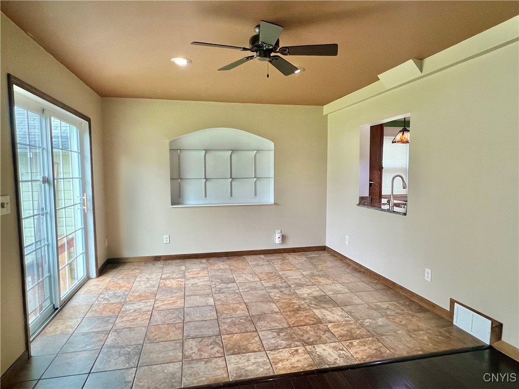 112 Newcastle Road Geddes, NY 13219 - Photo 13 of 19 Dining Area