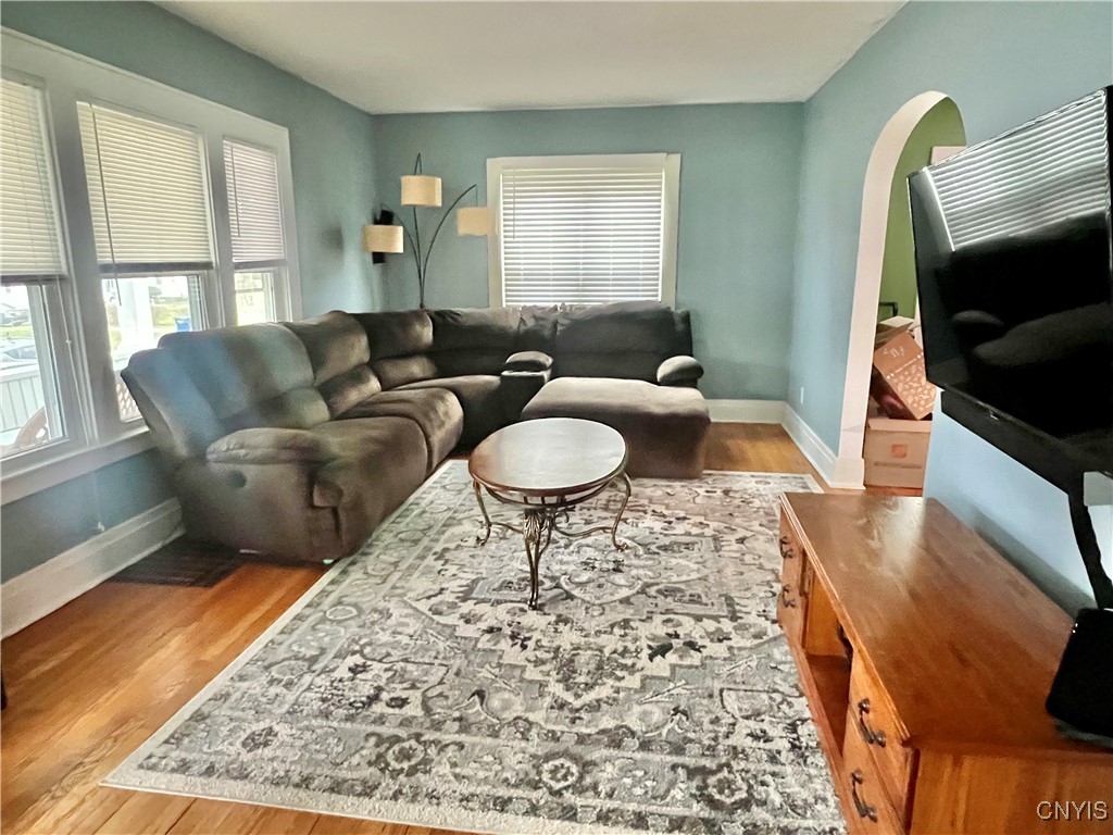 112 Newcastle Road Geddes, NY 13219 - Photo 4 of 19 Living Room