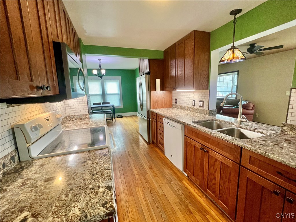 112 Newcastle Road Geddes, NY 13219 - Photo 7 of 19 Kitchen