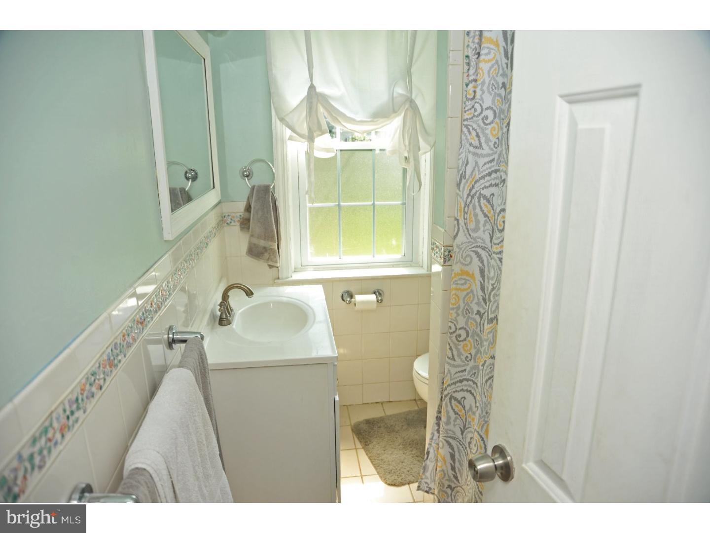 855 East Cathedral Road Philadelphia, PA 19128 - Photo 13 of 19 Bathroom