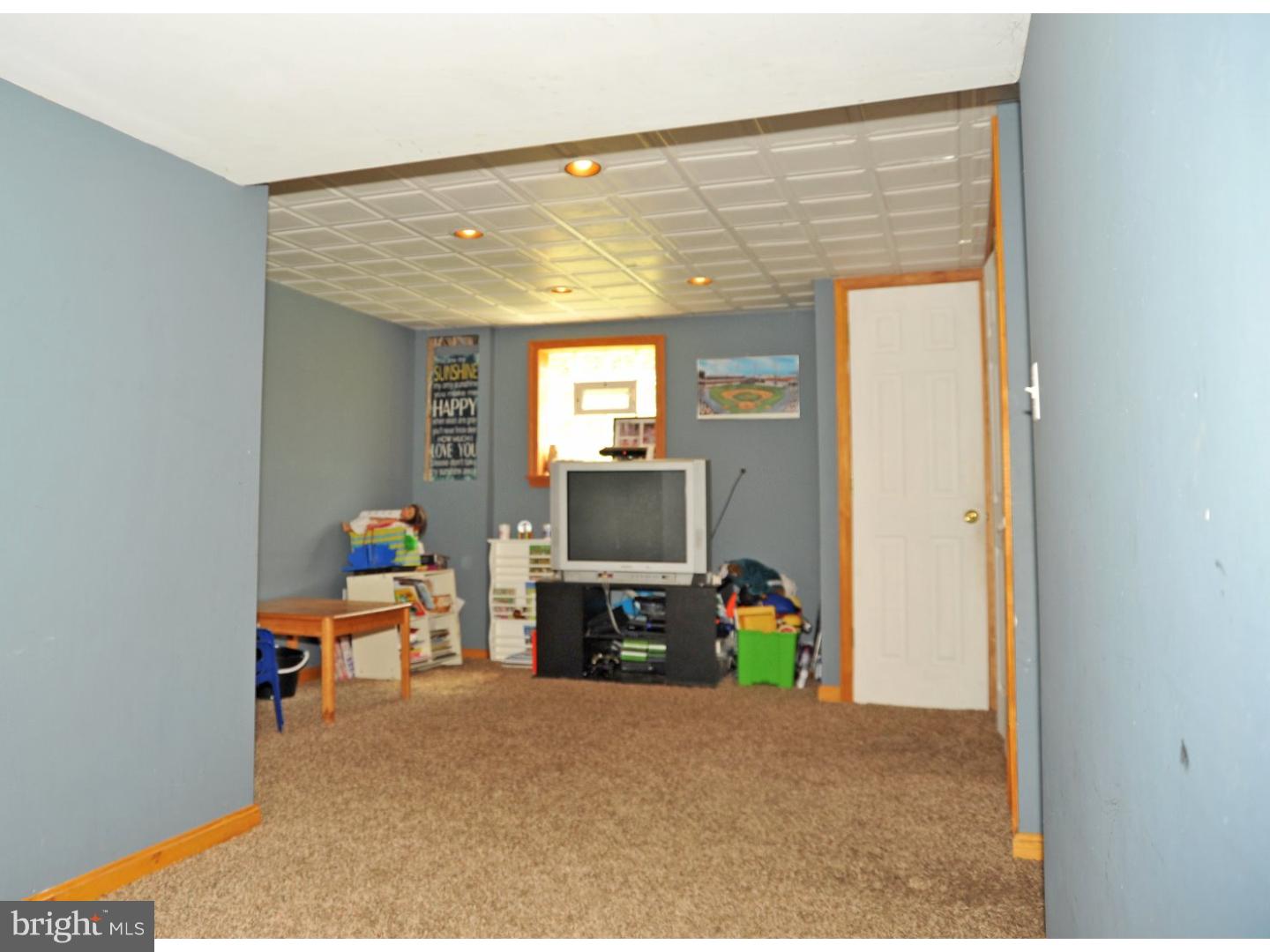 855 East Cathedral Road Philadelphia, PA 19128 - Photo 17 of 19 Great Room
