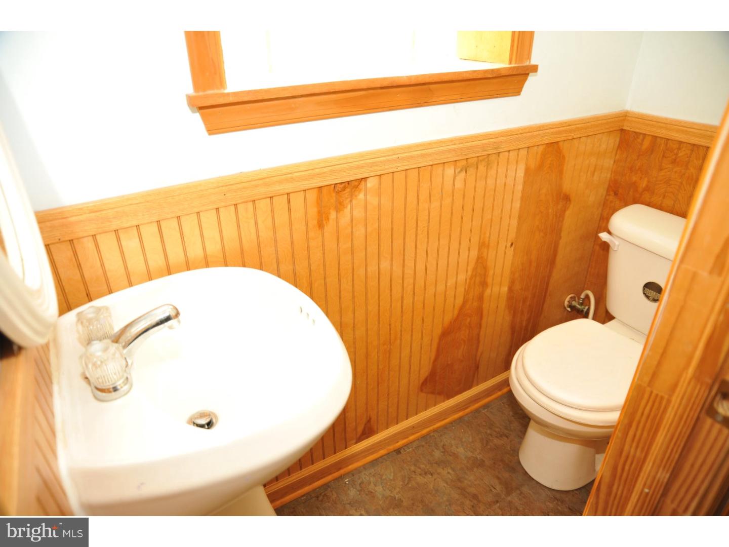 855 East Cathedral Road Philadelphia, PA 19128 - Photo 18 of 19 Bathroom