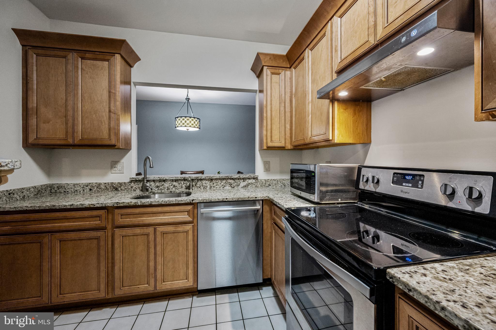 604 Moonglow Road, Unit 103 Odenton, MD 21113 - Photo 14 of 20 Stainless steel appliances.