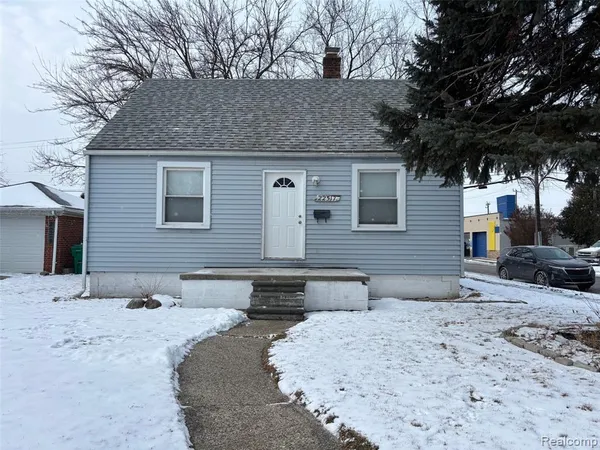 $1,150 | 22517 Petersburg Avenue, Eastpointe, MI 48021