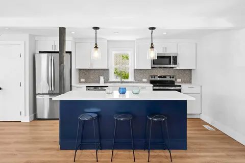 $2,250,000 | 12 Rose Street, Sag Harbor Village, NY 11963