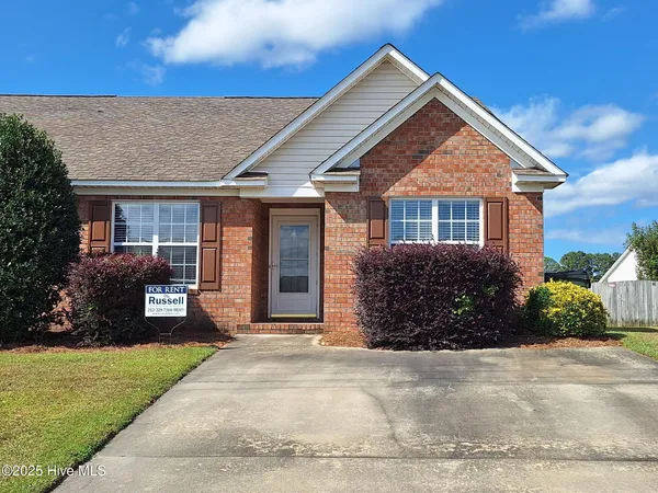 $1,600 | 2920 Jessica Drive, Unit B, Winterville, NC 28590