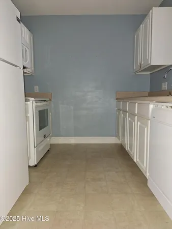 $1,600 | 2920 Jessica Drive, Unit B, Winterville, NC 28590