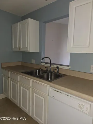 $1,600 | 2920 Jessica Drive, Unit B, Winterville, NC 28590