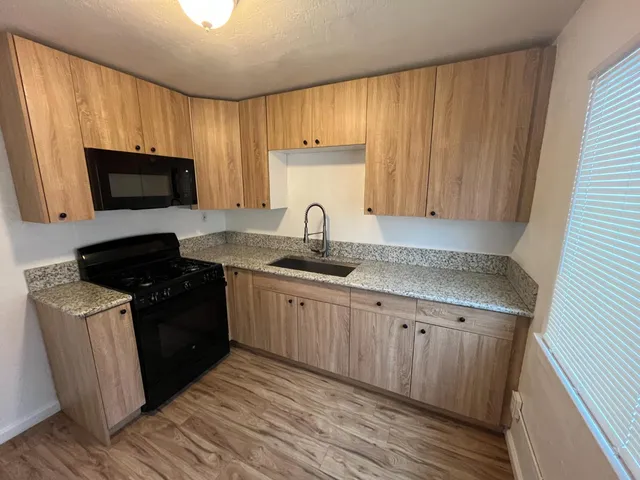 $1,399,000 | 2702 East Hedges Avenue, Fresno, CA 93703