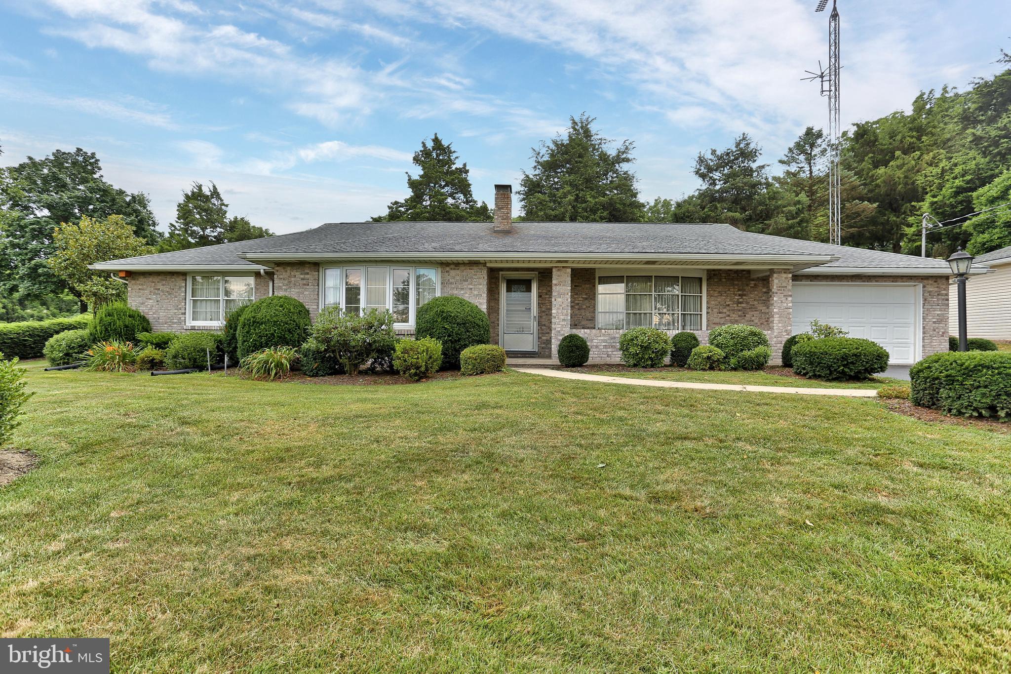 5682 York Road Spring Grove, PA 17362 - Photo 2 of 38