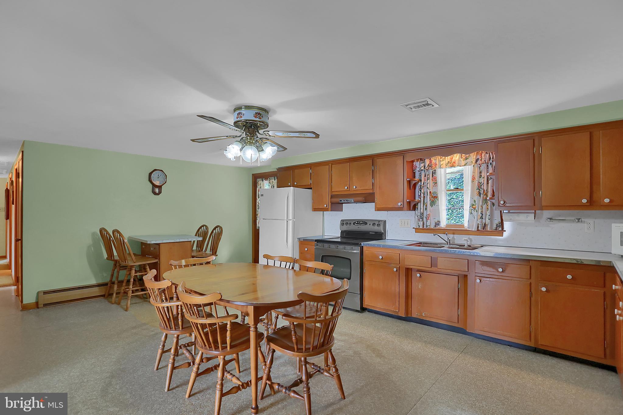 5682 York Road Spring Grove, PA 17362 - Photo 11 of 38