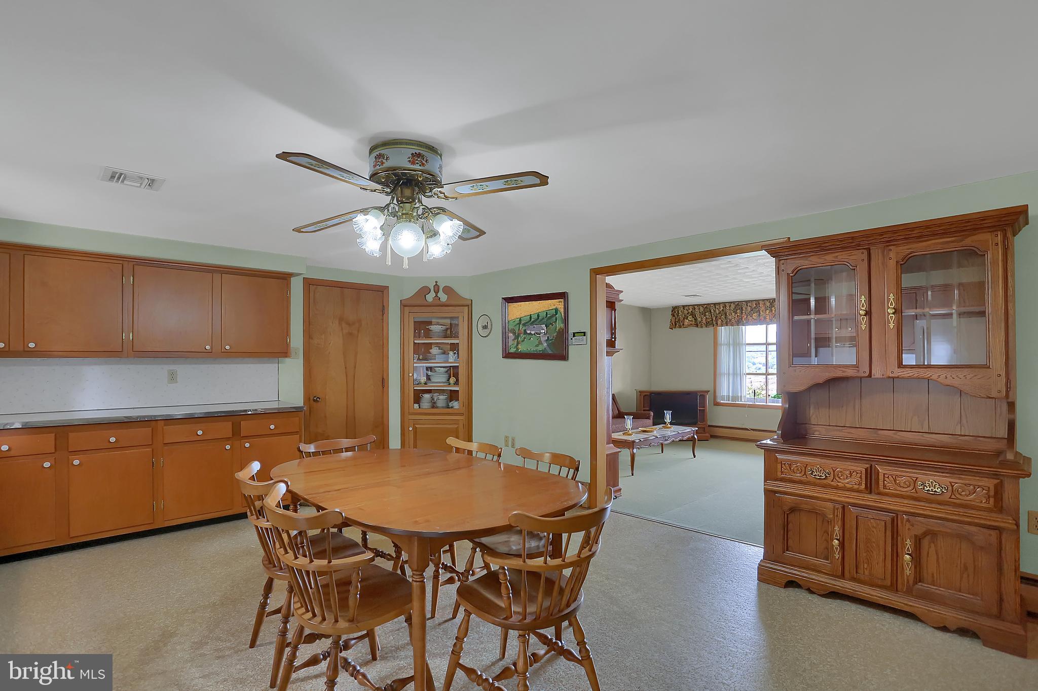 5682 York Road Spring Grove, PA 17362 - Photo 13 of 38