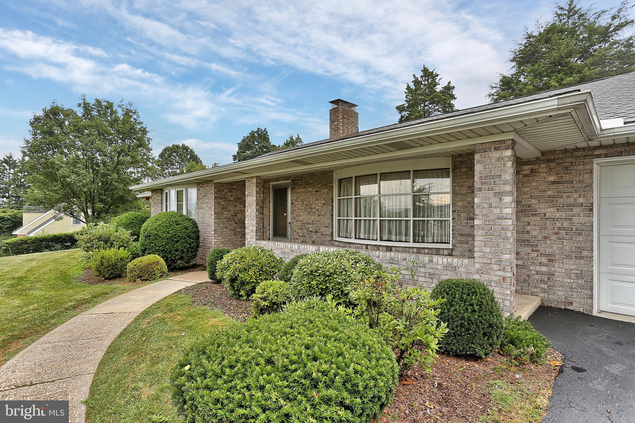 5682 York Road Spring Grove, PA 17362 - Photo 4 of 38