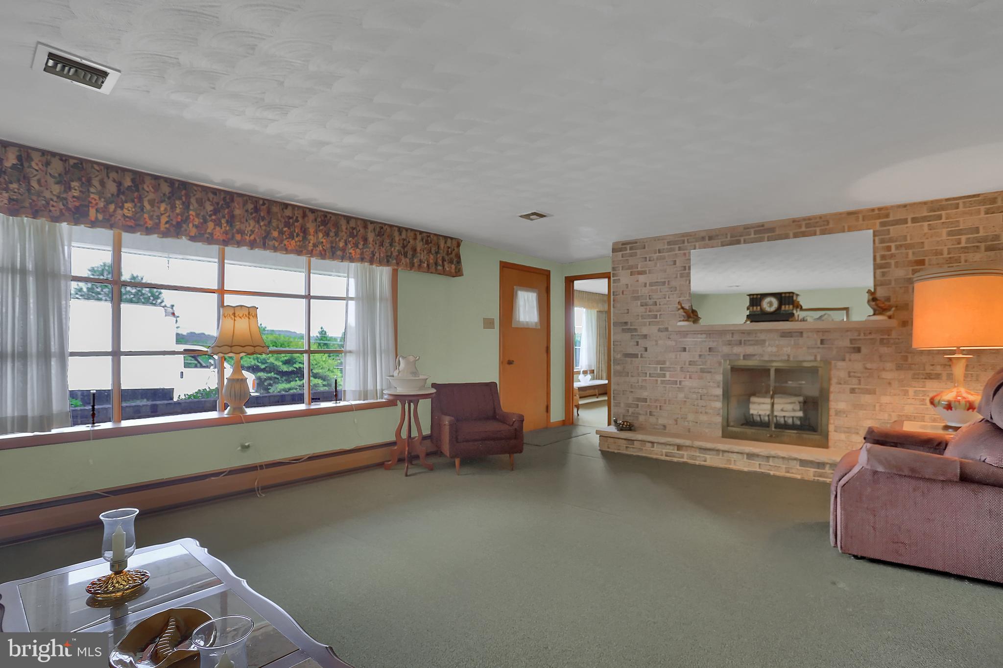 5682 York Road Spring Grove, PA 17362 - Photo 5 of 38