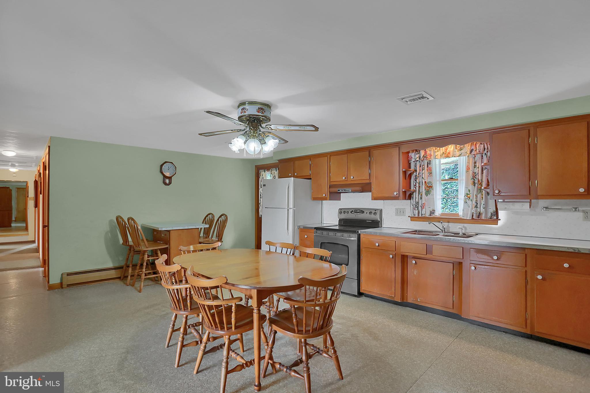 5682 York Road Spring Grove, PA 17362 - Photo 10 of 38