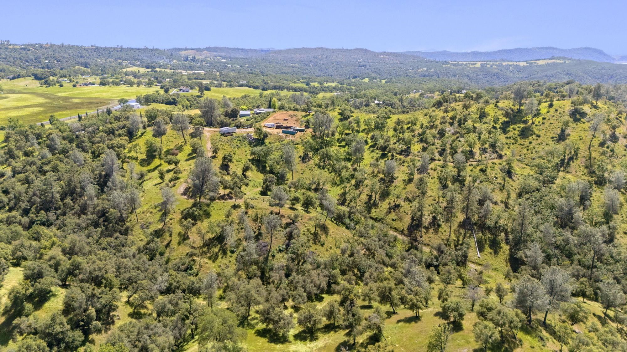 9082 Fraguero Road Sonora, CA 95370 - Photo 6 of 12 a view of city and mountain