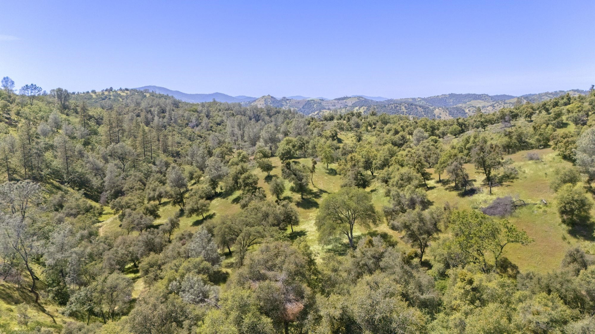 9082 Fraguero Road Sonora, CA 95370 - Photo 10 of 12 a view of a city with a mountain in the background