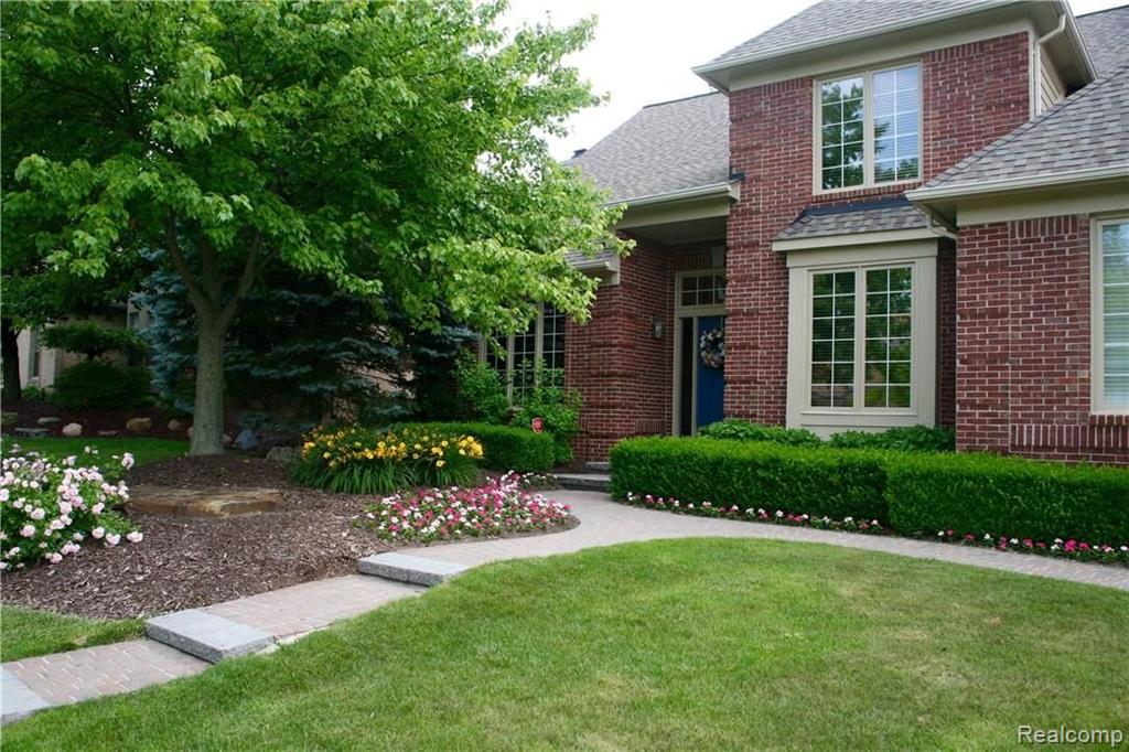 1004 Bloomview Circle Rochester, MI 48307 - Photo 2 of 33