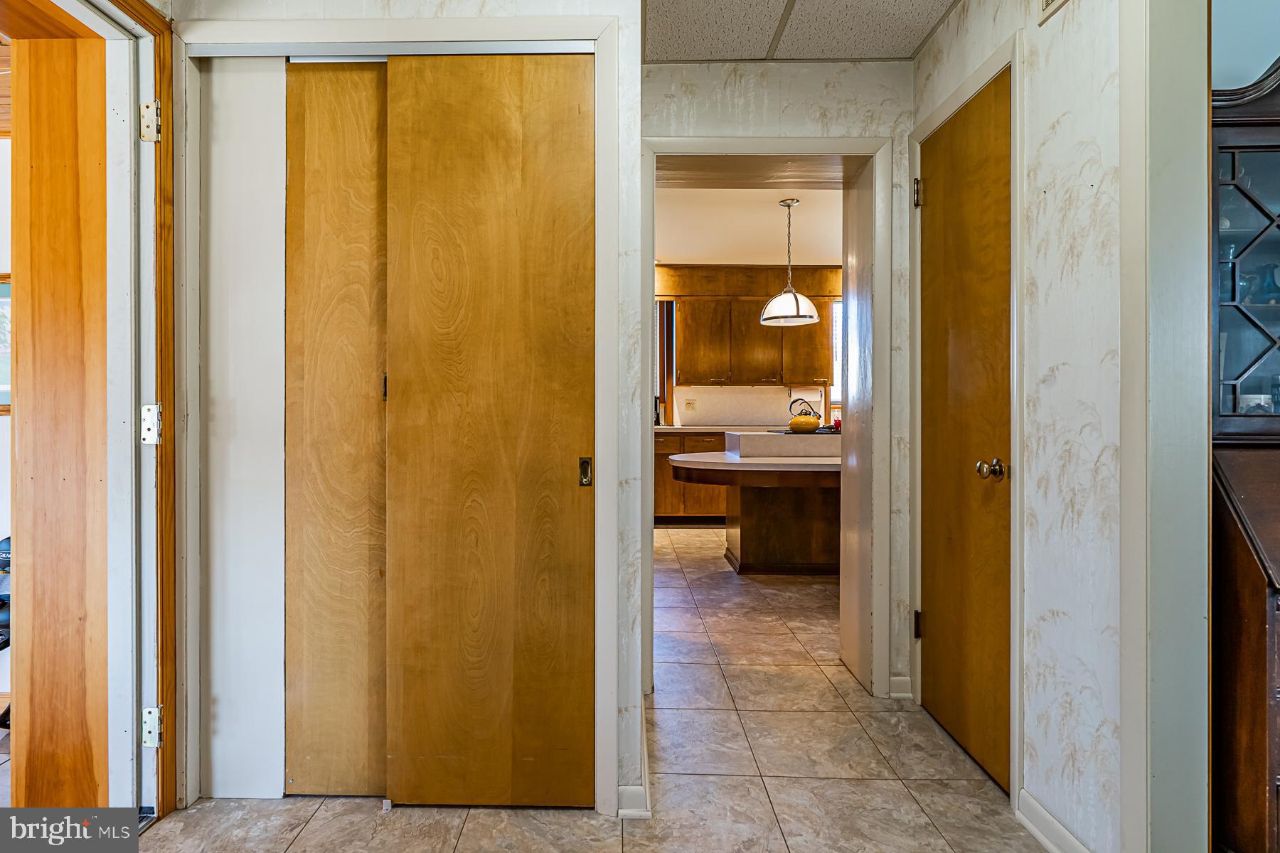36 Elroy Road Souderton, PA 18964 - Photo 18 of 44 Foyer