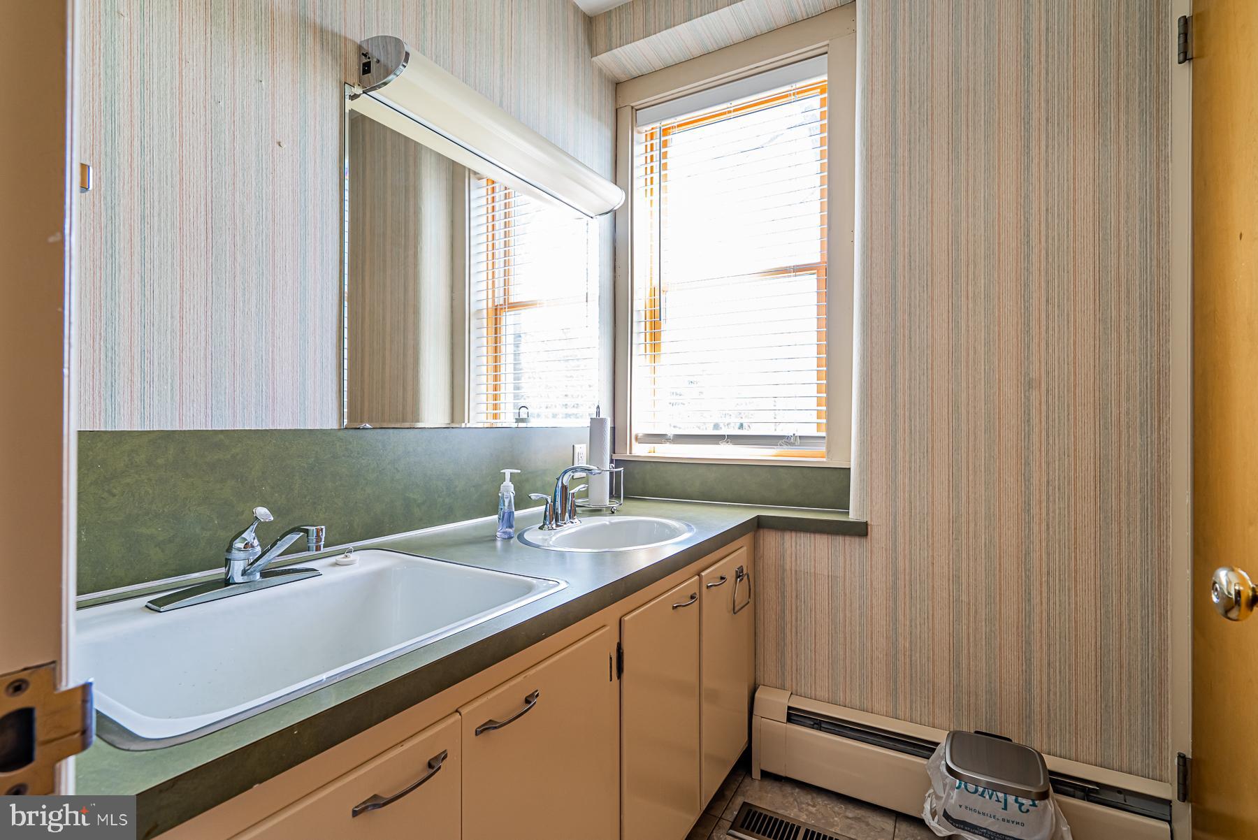 36 Elroy Road Souderton, PA 18964 - Photo 19 of 44 Powder Room