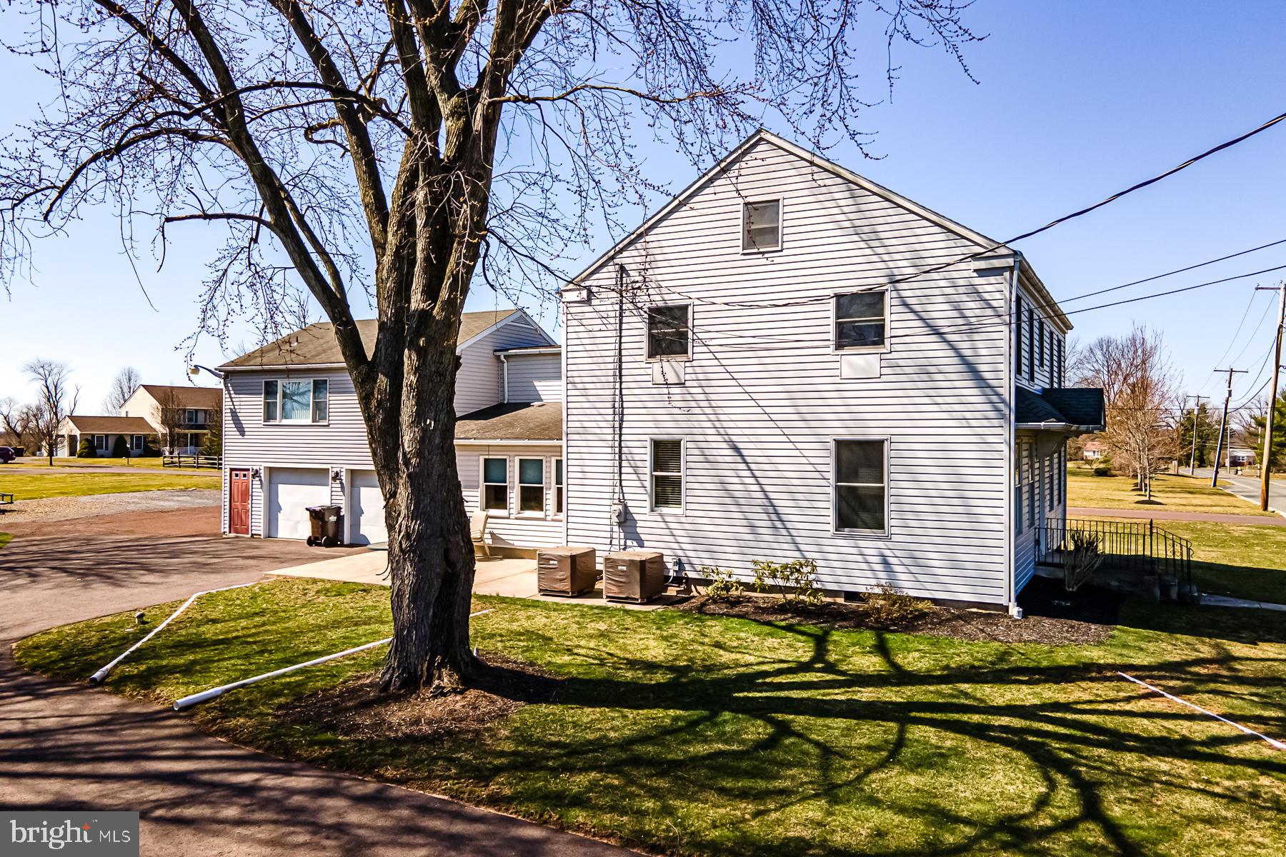 36 Elroy Road Souderton, PA 18964 - Photo 4 of 44 Side View