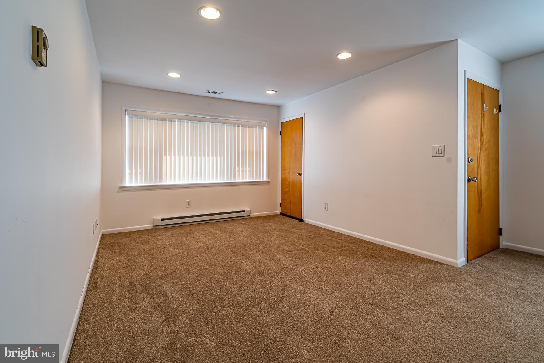 36 Elroy Road Souderton, PA 18964 - Photo 37 of 44 Apt Living Room