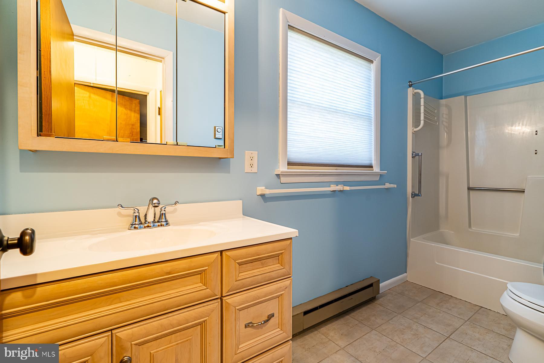 36 Elroy Road Souderton, PA 18964 - Photo 43 of 44 Apt Bathroom
