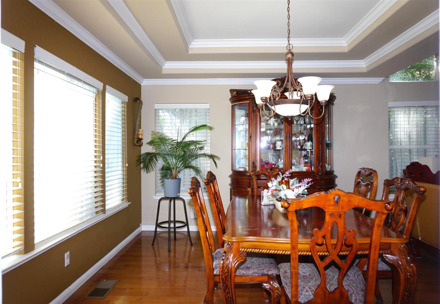 9402 Rodeo Drive Gilroy, CA 95020 - Photo 4 of 22 Gallery Image 4
