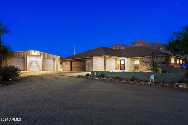 $875,000 | 5130 East Superstition Boulevard, Apache Junction, AZ 85119